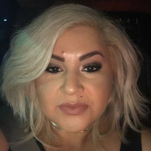 Meet your Posher, Esperanza